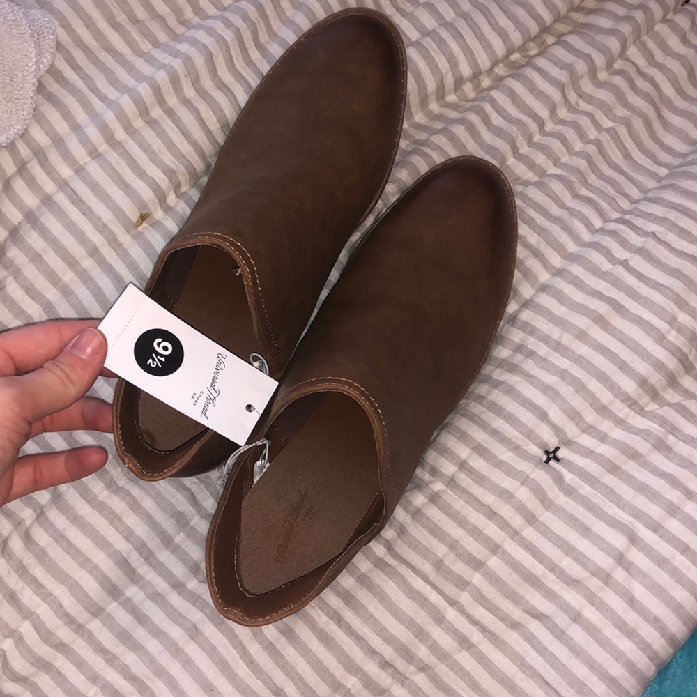 Universal Threads Booties